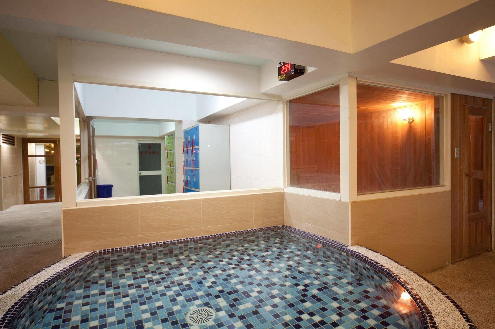 Champagne Hotel Цзяоси Экстерьер фото